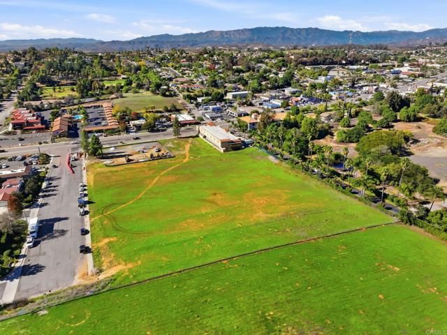 1630 S Mission Road, Fallbrook, CA 92028