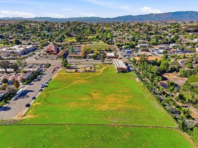 1630 S Mission Road, Fallbrook, CA 92028