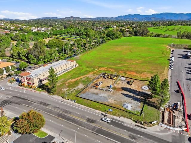 1630 S Mission Road, Fallbrook, CA 92028