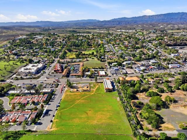 1630 S Mission Road, Fallbrook, CA 92028