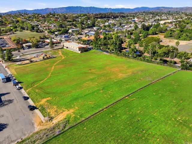 1630 S Mission Road, Fallbrook, CA 92028