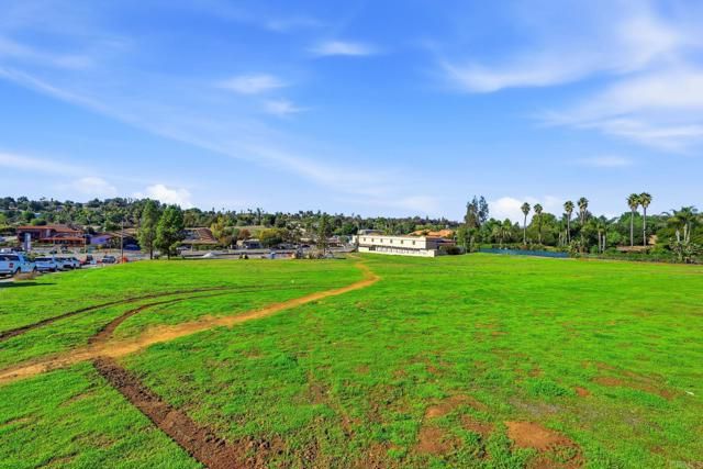 1630 S Mission Road, Fallbrook, CA 92028