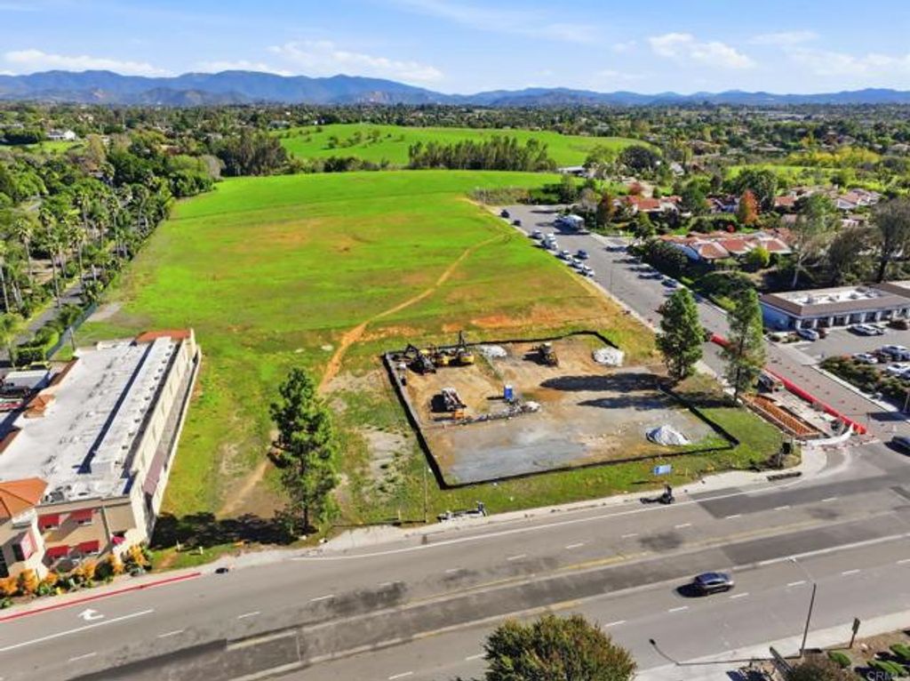 1630 S Mission Road, Fallbrook, CA 92028