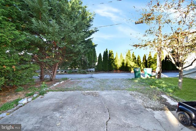 127 HALF ST, Hershey, PA 17033