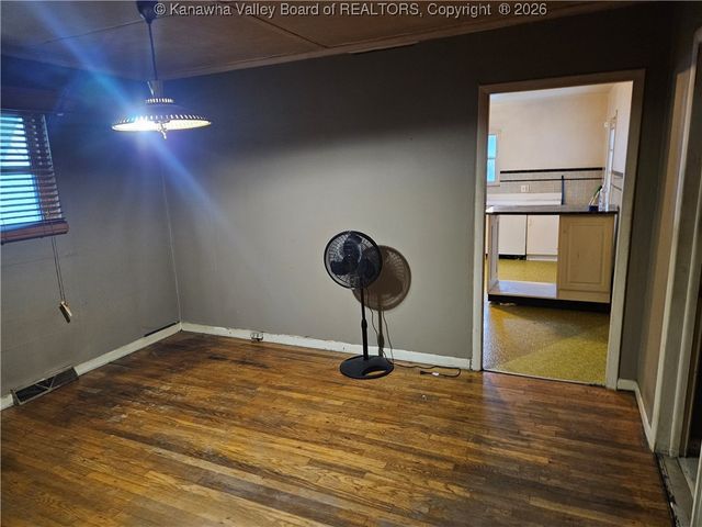 2509 Third Avenue, East Bank, WV 25067