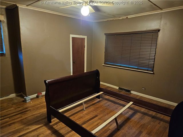 2509 Third Avenue, East Bank, WV 25067