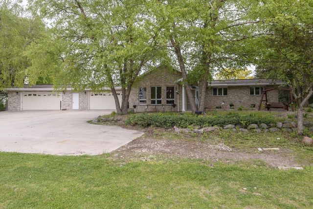 N8154 Lange LANE, Watertown, WI 53094