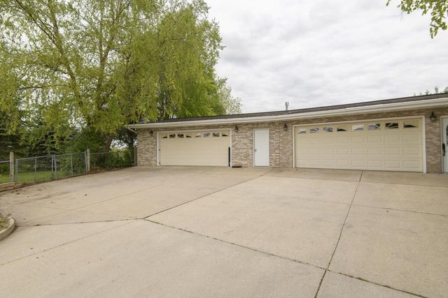 N8154 Lange LANE, Watertown, WI 53094