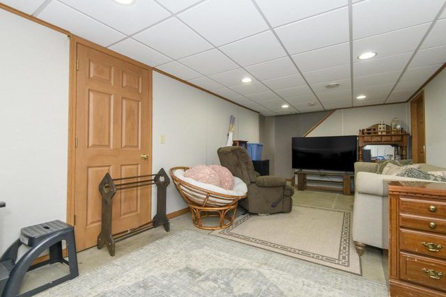 N8154 Lange LANE, Watertown, WI 53094