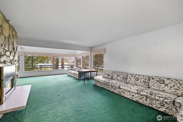 16051 SE 16th Street, Bellevue, WA 98008