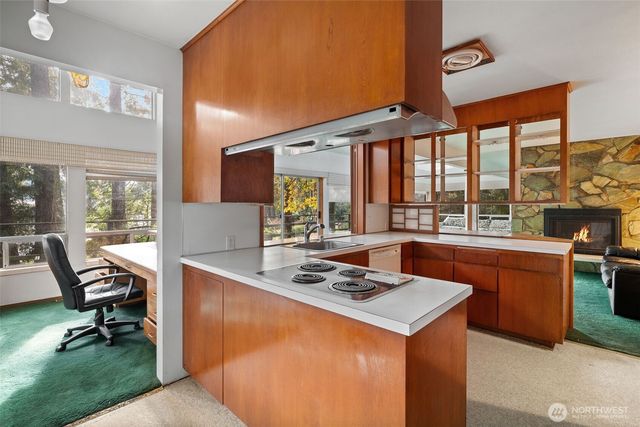 16051 SE 16th Street, Bellevue, WA 98008