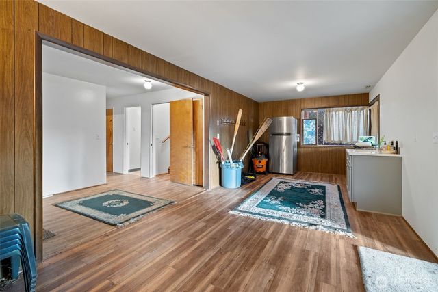 16051 SE 16th Street, Bellevue, WA 98008