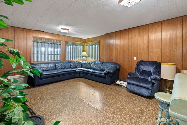 16051 SE 16th Street, Bellevue, WA 98008