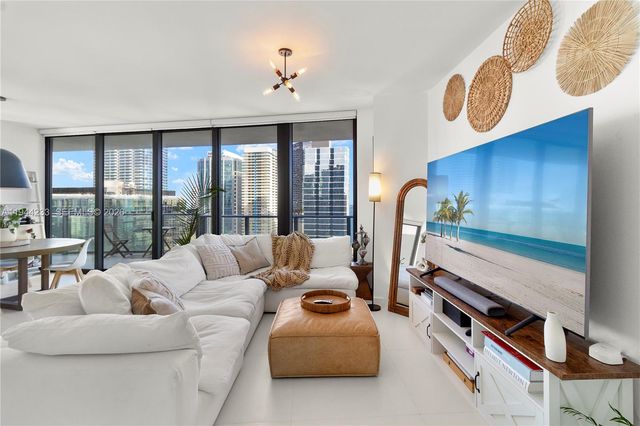 1300 S Miami Ave 2001, Miami, FL 33130