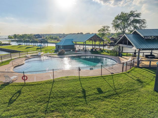26 Hillsborough Drive, Huntsville, TX 77340