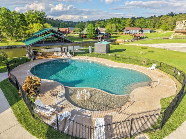 26 Hillsborough Drive, Huntsville, TX 77340