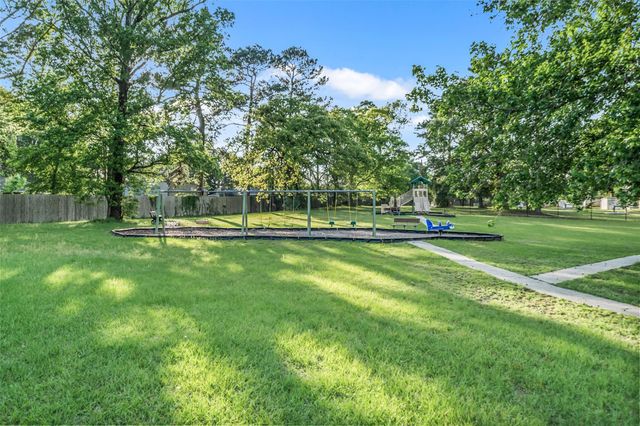 26 Hillsborough Drive, Huntsville, TX 77340