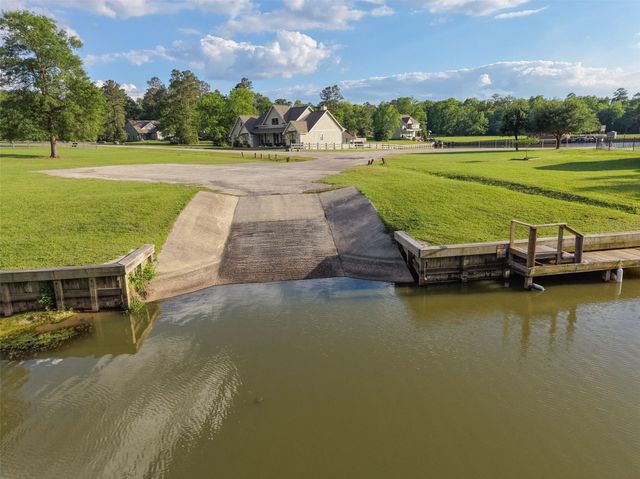 26 Hillsborough Drive, Huntsville, TX 77340