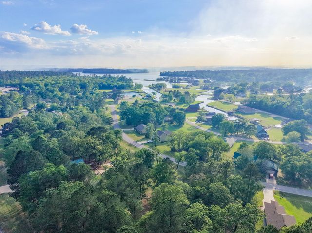 26 Hillsborough Drive, Huntsville, TX 77340