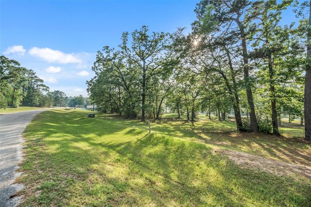26 Hillsborough Drive, Huntsville, TX 77340