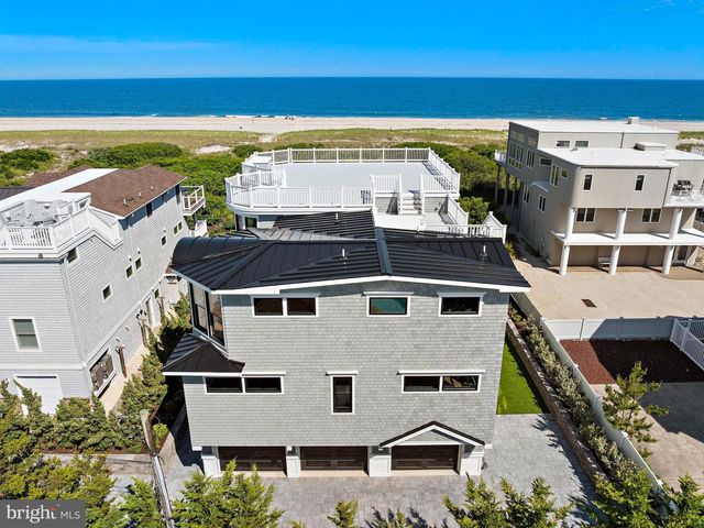 11 E 30TH ST, Barnegat Light, NJ 08006