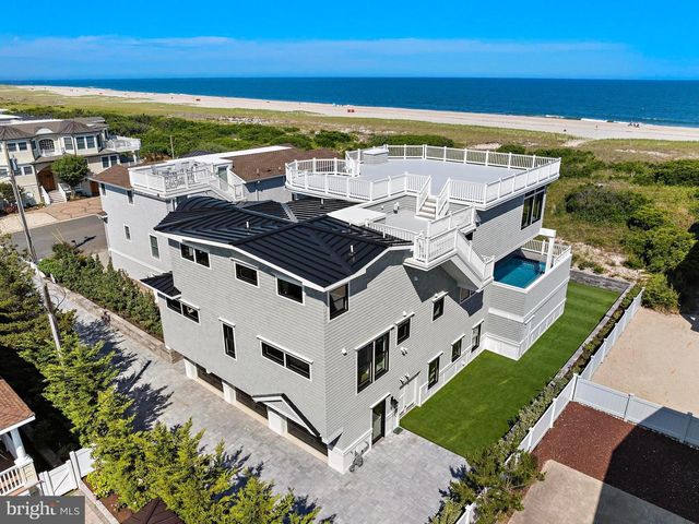 11 E 30TH ST, Barnegat Light, NJ 08006