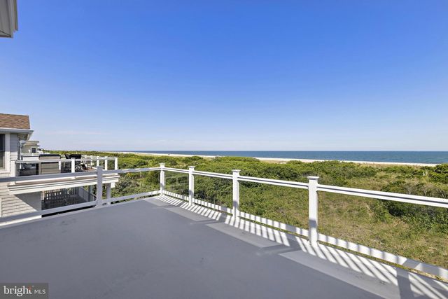 11 E 30TH ST, Barnegat Light, NJ 08006