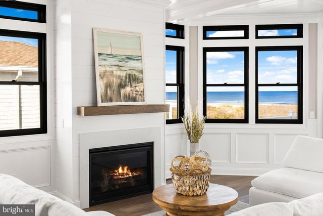 11 E 30TH ST, Barnegat Light, NJ 08006