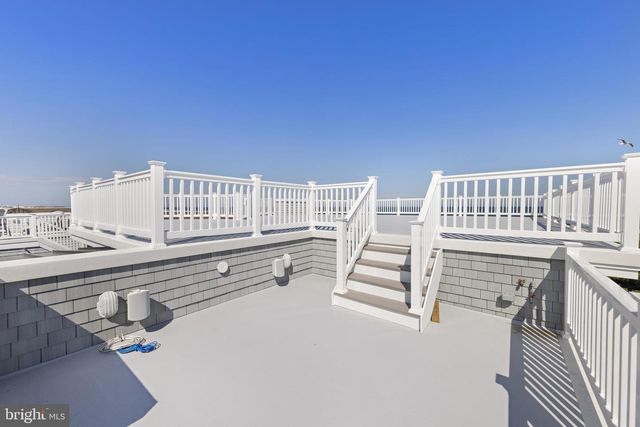 11 E 30TH ST, Barnegat Light, NJ 08006