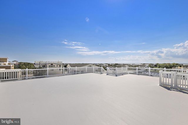 11 E 30TH ST, Barnegat Light, NJ 08006