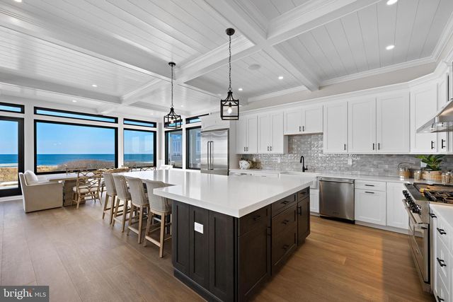 11 E 30TH ST, Barnegat Light, NJ 08006