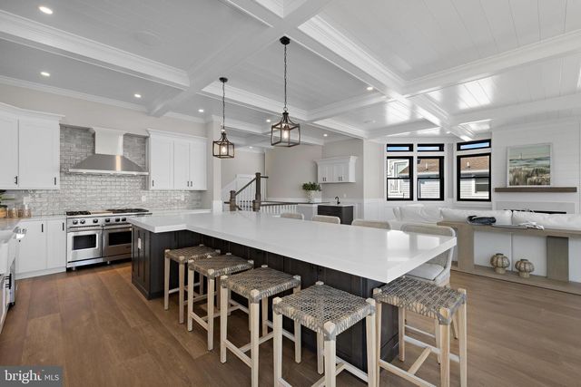 11 E 30TH ST, Barnegat Light, NJ 08006
