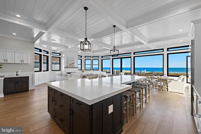 11 E 30TH ST, Barnegat Light, NJ 08006