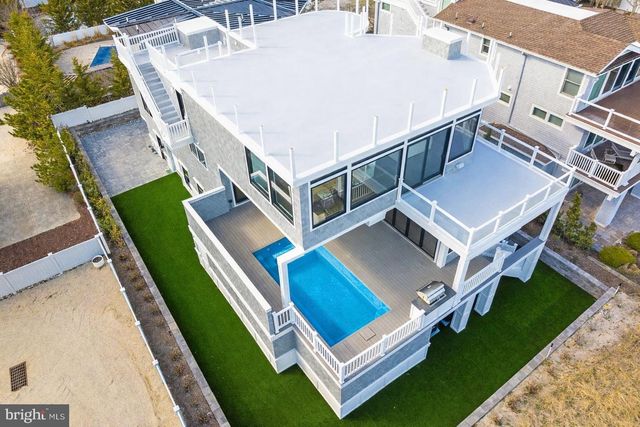 11 E 30TH ST, Barnegat Light, NJ 08006