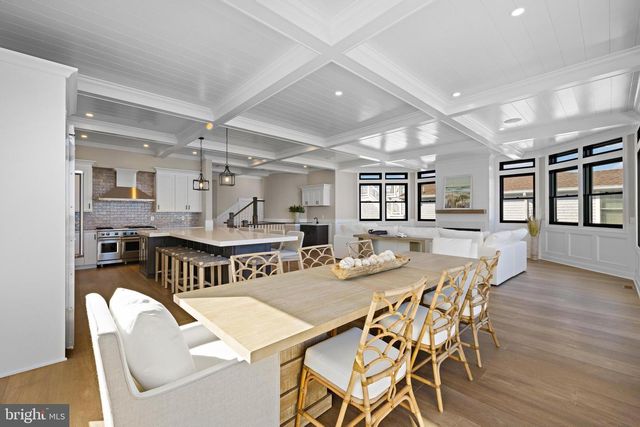 11 E 30TH ST, Barnegat Light, NJ 08006