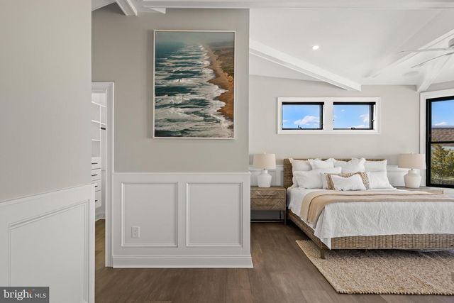 11 E 30TH ST, Barnegat Light, NJ 08006