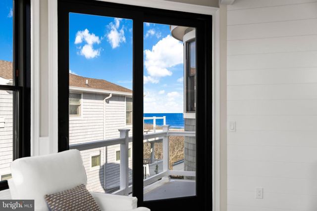 11 E 30TH ST, Barnegat Light, NJ 08006