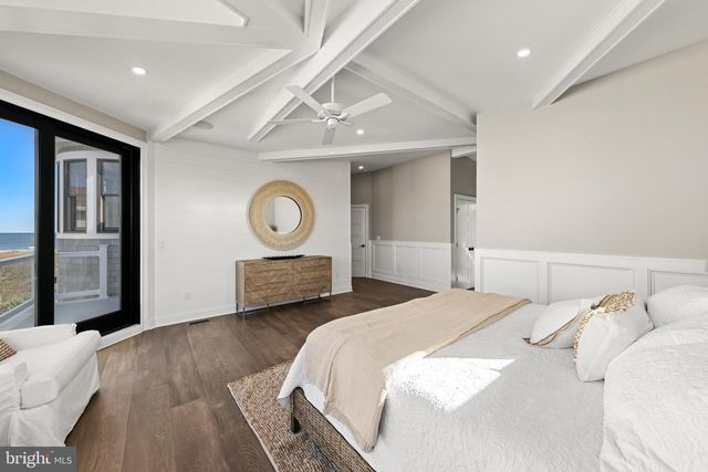11 E 30TH ST, Barnegat Light, NJ 08006
