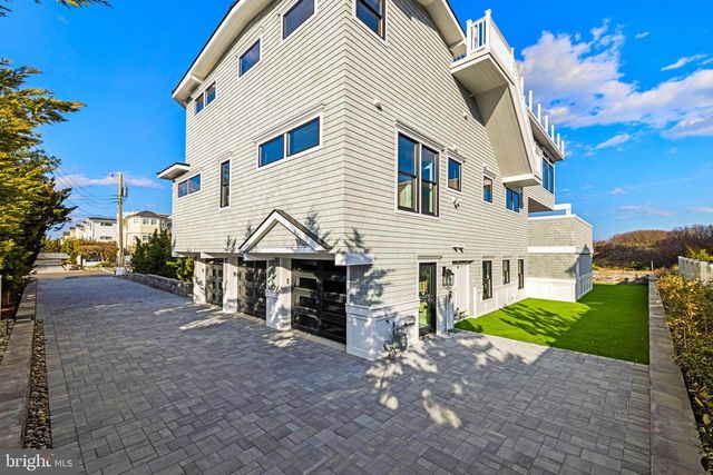 11 E 30TH ST, Barnegat Light, NJ 08006