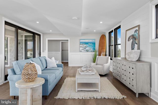 11 E 30TH ST, Barnegat Light, NJ 08006