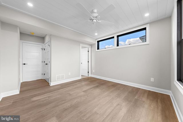 11 E 30TH ST, Barnegat Light, NJ 08006