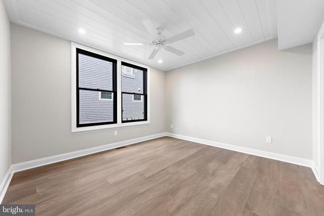 11 E 30TH ST, Barnegat Light, NJ 08006