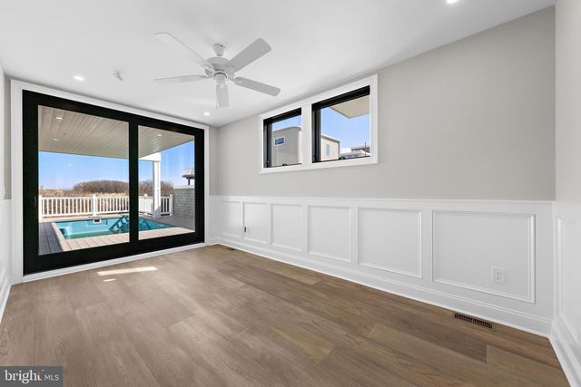 11 E 30TH ST, Barnegat Light, NJ 08006