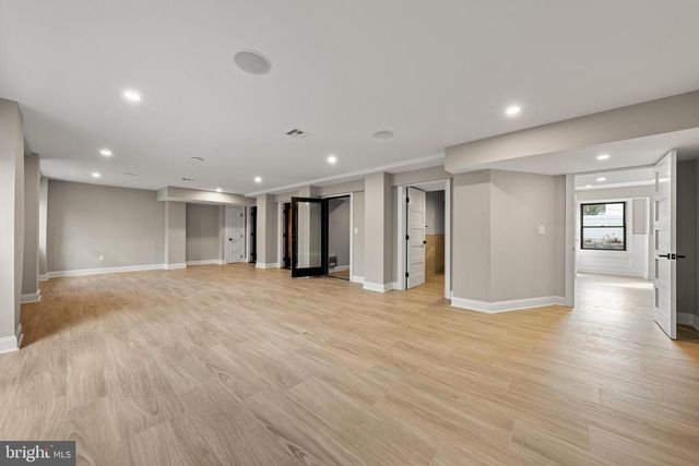 11 E 30TH ST, Barnegat Light, NJ 08006