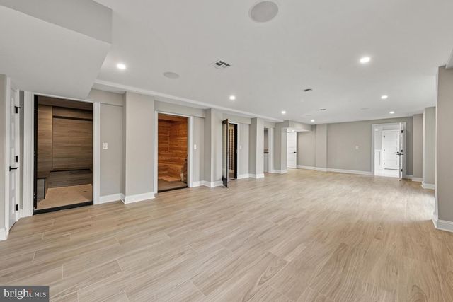 11 E 30TH ST, Barnegat Light, NJ 08006