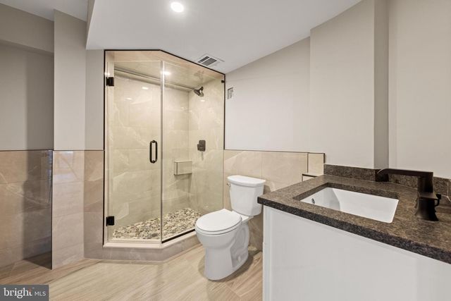 11 E 30TH ST, Barnegat Light, NJ 08006