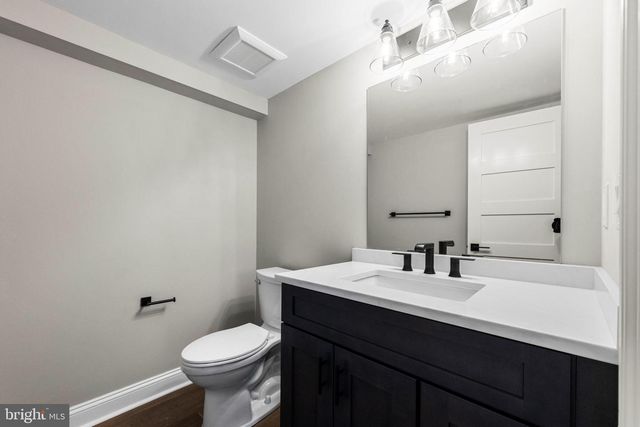 11 E 30TH ST, Barnegat Light, NJ 08006
