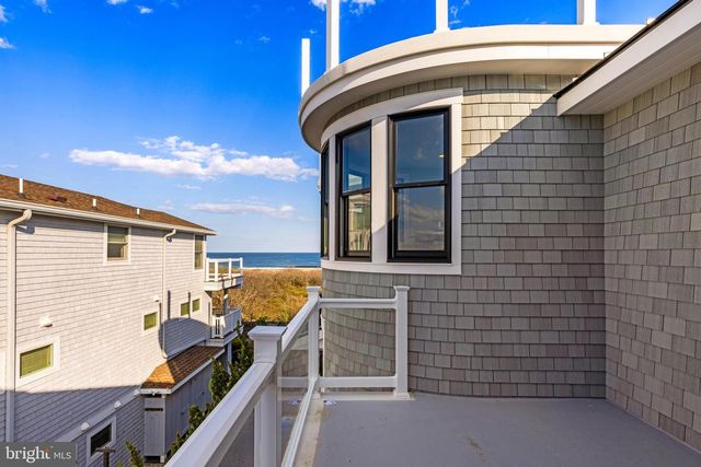 11 E 30TH ST, Barnegat Light, NJ 08006