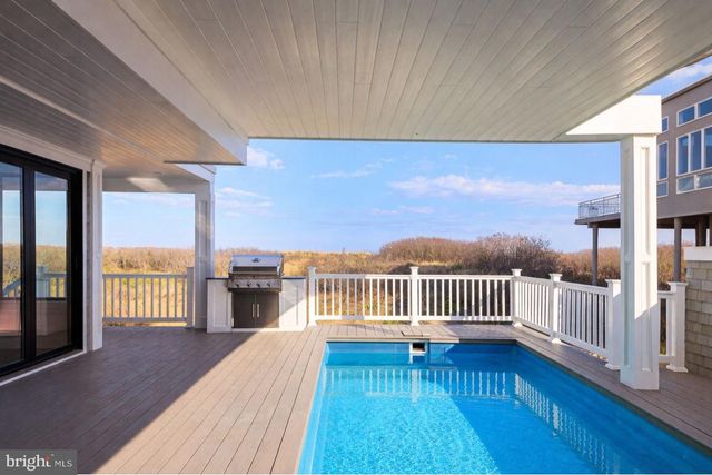 11 E 30TH ST, Barnegat Light, NJ 08006