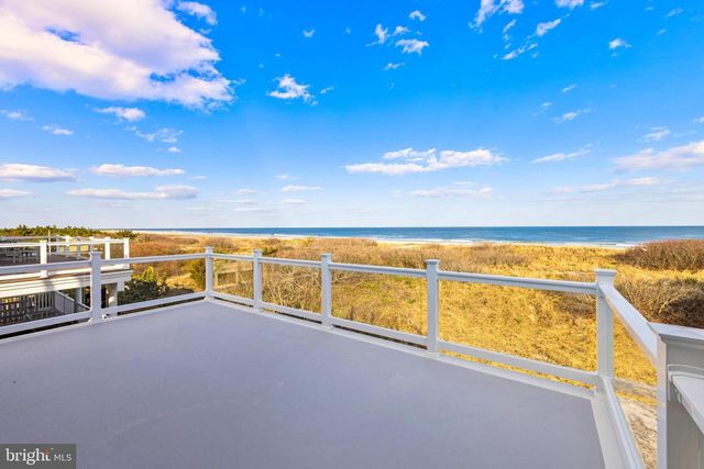 11 E 30TH ST, Barnegat Light, NJ 08006